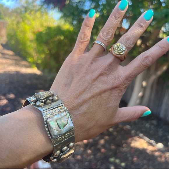 Taxco Sterling Silver and Iridescent Bracelet, Chunky, Marked 925. Nice Weight - Picture 11 of 13